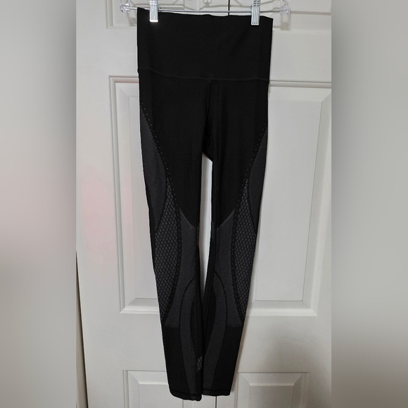 Lululemon Mapped Out High Rise Leggings Size 4 - Picture 3 of 10